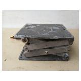 Screw jack riser 3.25x7.25x6