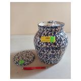 Marshall pottery jar w/ lid 9 x 8, trivet