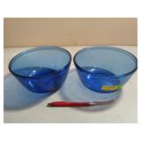 2 Anchor Hocking 2.5 qt mixing bowls