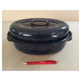 Graniteware roaster with lid 5x12x7.5