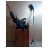 Wood umbrella bin 21 x 11 x 7 w/ picker upper,