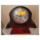 Wooden mantle clock with keys 9 x 13.75 x 6 works
