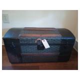 Camelback trunk w/ tray 15 x 28 x 13.5