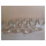 9 ct heavy challis glasses in plastic tote