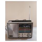 Montgomery Ward airline AM FM CB radio, works