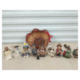 Asst figurines and basket