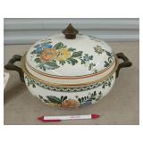 ASTA enameled pot w/ lid 10.5"