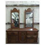 Owosso No 780-5 6 drawer 1 door dresser w/ twin