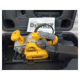 DeWalt DW432 3 x 21 belt sander in case, like