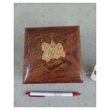 Beautiful wood music box made in Italy 2.5x5x5
