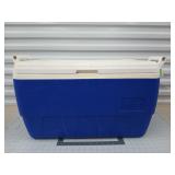 Igloo 48 quart cooler w/ 2 adult super large /