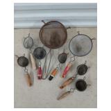 8 asst strainers / sifters