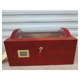 Humidor and 5 cigars 8.5 x 16 x 10