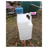 Plastic 5 gallon fuel jug, needs spout