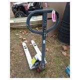 1100# capacity pallet jack