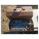 Metal toolbox w/ contents 18"