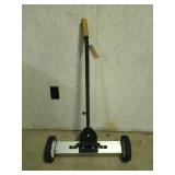 Tool whiz magnetic roller