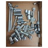 Flat of sockets, ratchets