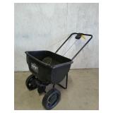 Expert gardener fertilizer / seed thrower