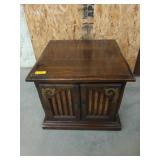 Pine end table 19x26x26