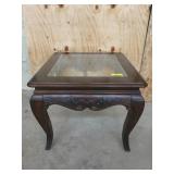 Mahogany end table with glass top 24x28x28