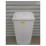Plastic 13 gallon trash can with lid