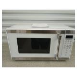 Hamilton Beach 1000 watt microwave clean