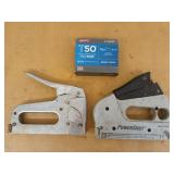 2 hand staple guns, pack of Staples