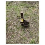 Adjustable trailer hitch