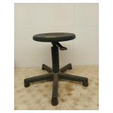 Adjustable stool up to 24"