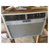 Frigidaire window air conditioner 110 volt, works