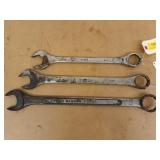 3 wrenches 1 1/2" - 1 1/4"