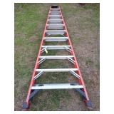 Warner 12 ft fiberglass ladder, 300 lb capacity