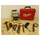 Asst tools, work light in plastic tub