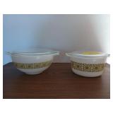 2 Pyrex bowls w/ lids