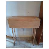 Pine table w/ drop down sides 28 x 24 x 12; 24"