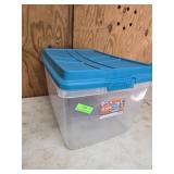 Hefty 72 quart tote