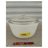 Pyrex 2.5 qt? bowl with lid