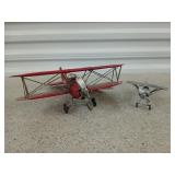 2 metal decorative airplanes