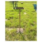 Metal plant stand 12x13x45