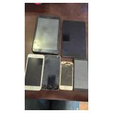 Lot of cellphones and tablets that have