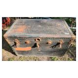 antique ladies travel trunk with intact dividers