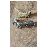 2 vintage brooche