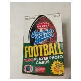 12 pack 1990 Fleer football trading cards