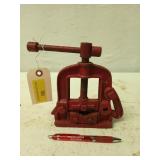 Pipe vise up to 2"