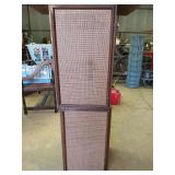 Pair of Magnavox speakers 24 x 14 x 12