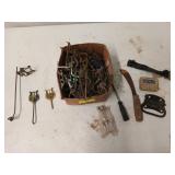 Box of metal clip-on music holders for