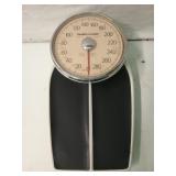 Health o meter Pro series 400# capacity scale