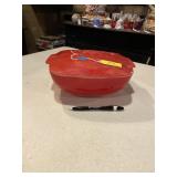 1950s Pyrex hostess bowl with lid