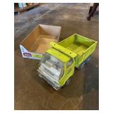 1970s vintage Tonka hydraulic dump truck works !